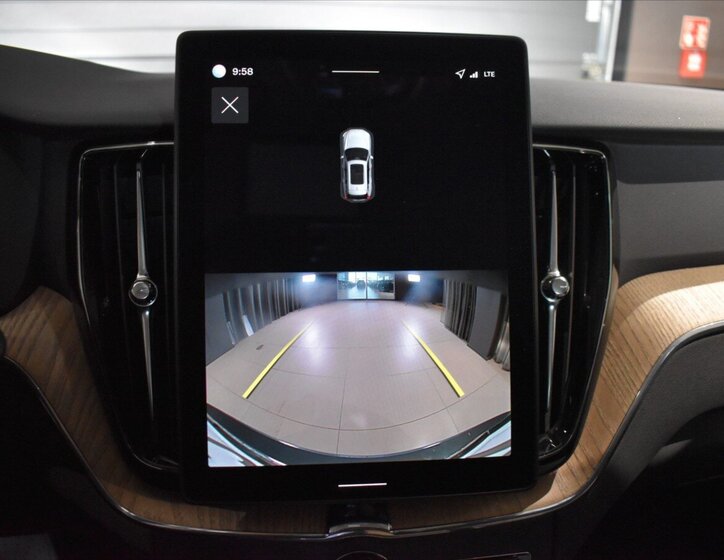 Volvo XC60 SUV / Terénní 2,0 l 184 kw