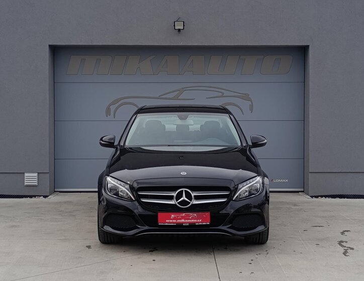Mercedes-Benz Třídy C Sedan / Limuzína 2,1 l 125 kw
