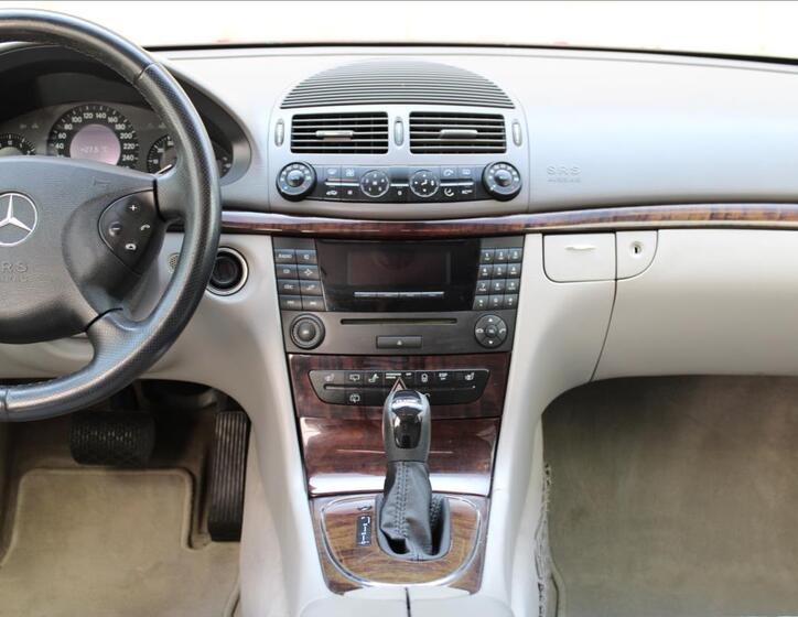 Mercedes-Benz Třídy E 22