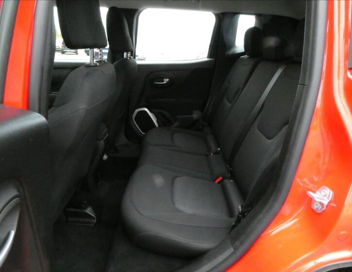 Jeep Renegade SUV / Terénní 1,3 l 111 kw