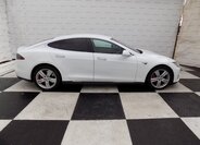 Tesla Model S 6