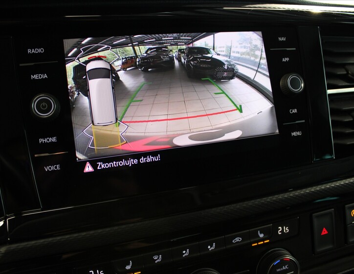 Volkswagen Multivan 12