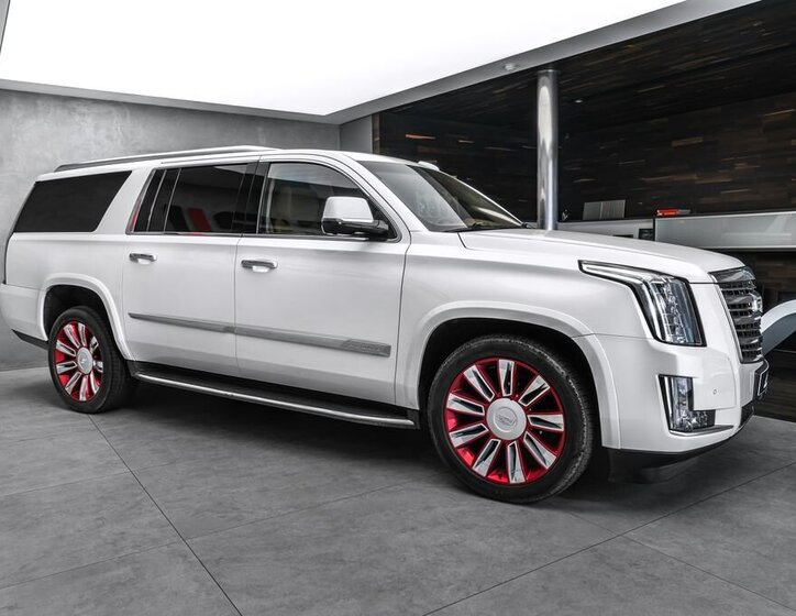 Cadillac Escalade SUV / Terénní 6,2 l 313 kw