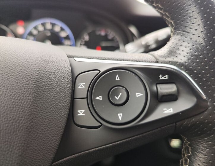 Opel Insignia Kombi 2,0 l 128 kw