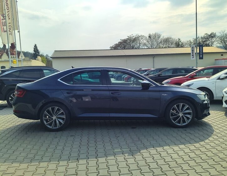 Škoda Superb Sedan / Limuzína 2,0 l 110 kw