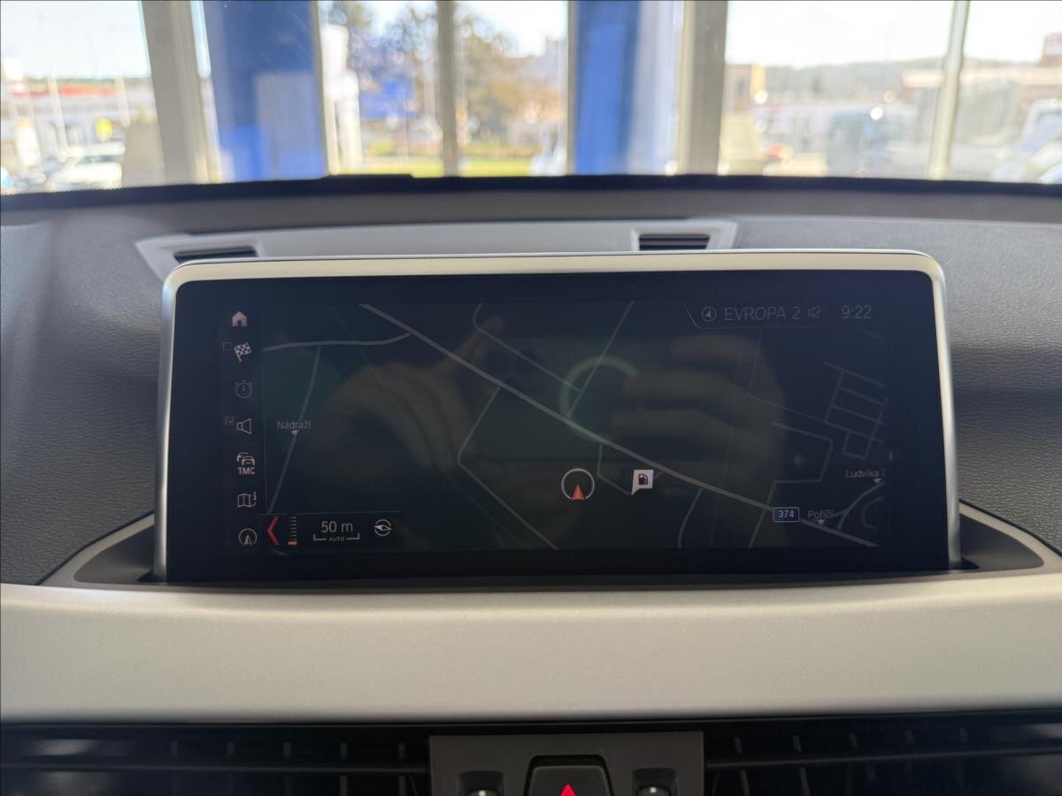 BMW X1 Kombi 1,5 l 103 kw