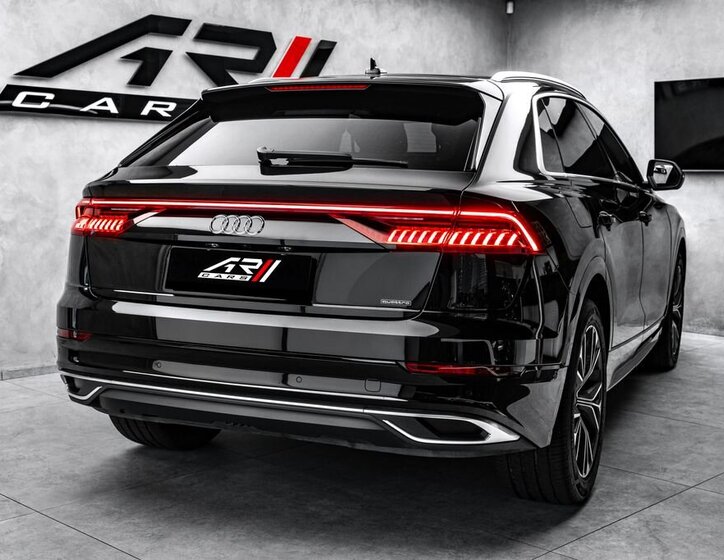 Audi Q8 SUV / Terénní 3,0 l 210 kw
