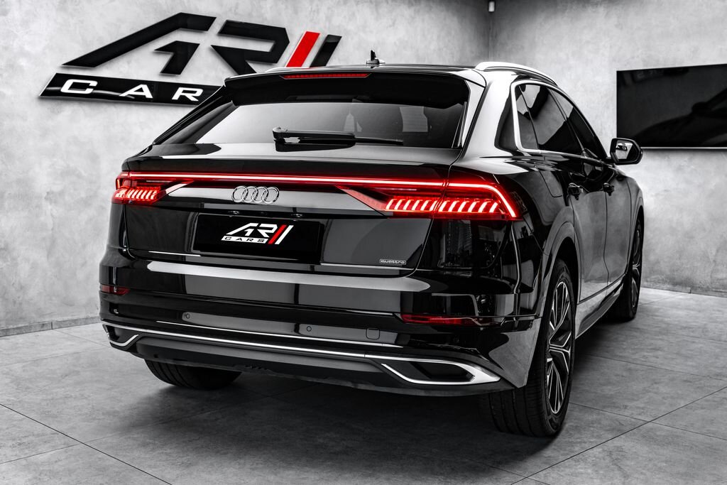 Audi Q8 SUV / Terénní 3,0 l 210 kw