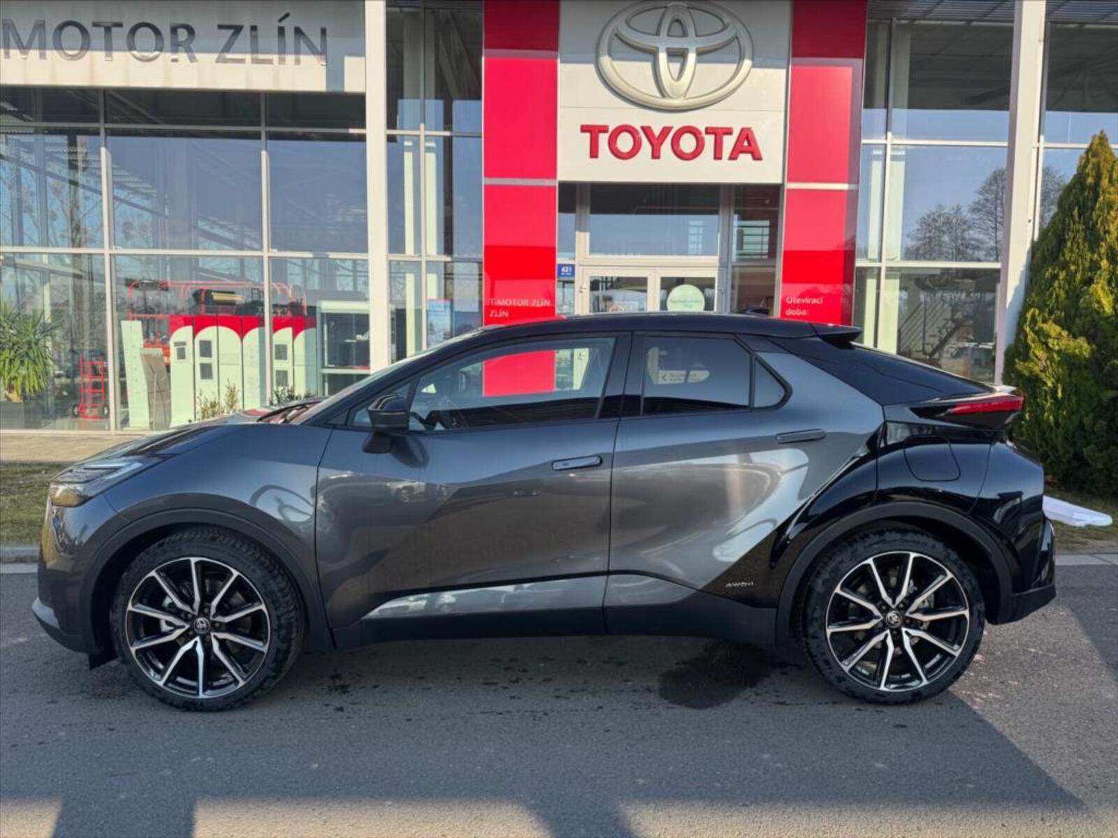Toyota C-HR 5