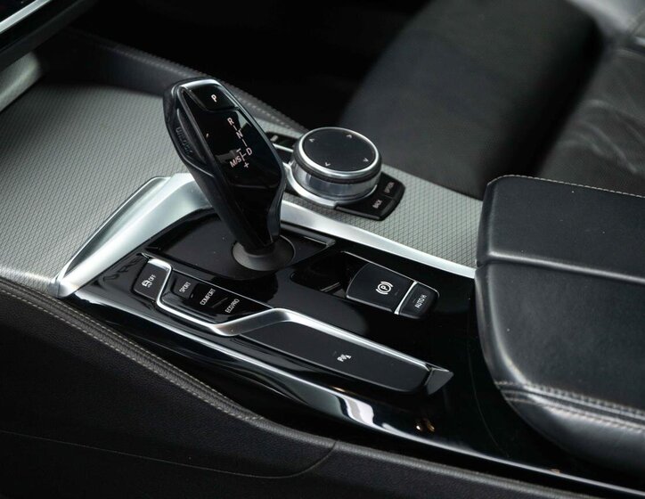 BMW Řada 5 Sedan 3,0 l 195 kw