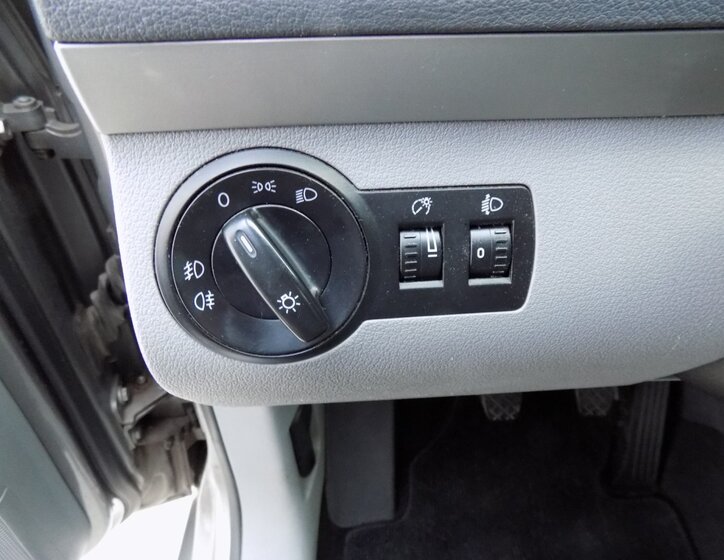 Volkswagen Touran Ostatní 2,0 l 103 kw