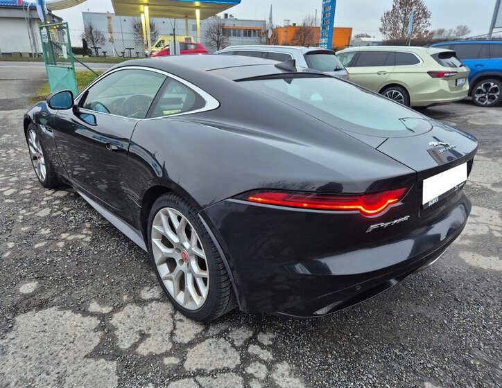 Jaguar F-Type Kupé 2,0 l 221 kw