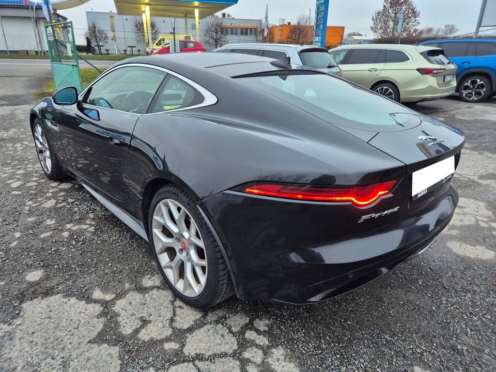 Jaguar F-Type Kupé 2,0 l 221 kw