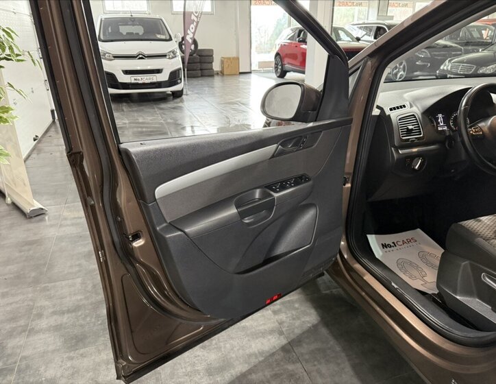 Volkswagen Sharan MPV 2,0 l 103 kw