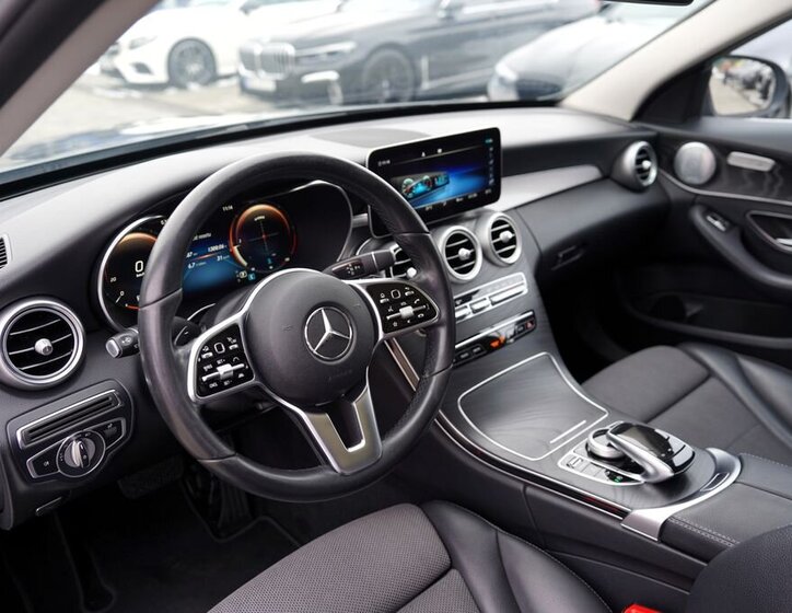 Mercedes-Benz Třídy C Sedan 2,0 l 143 kw