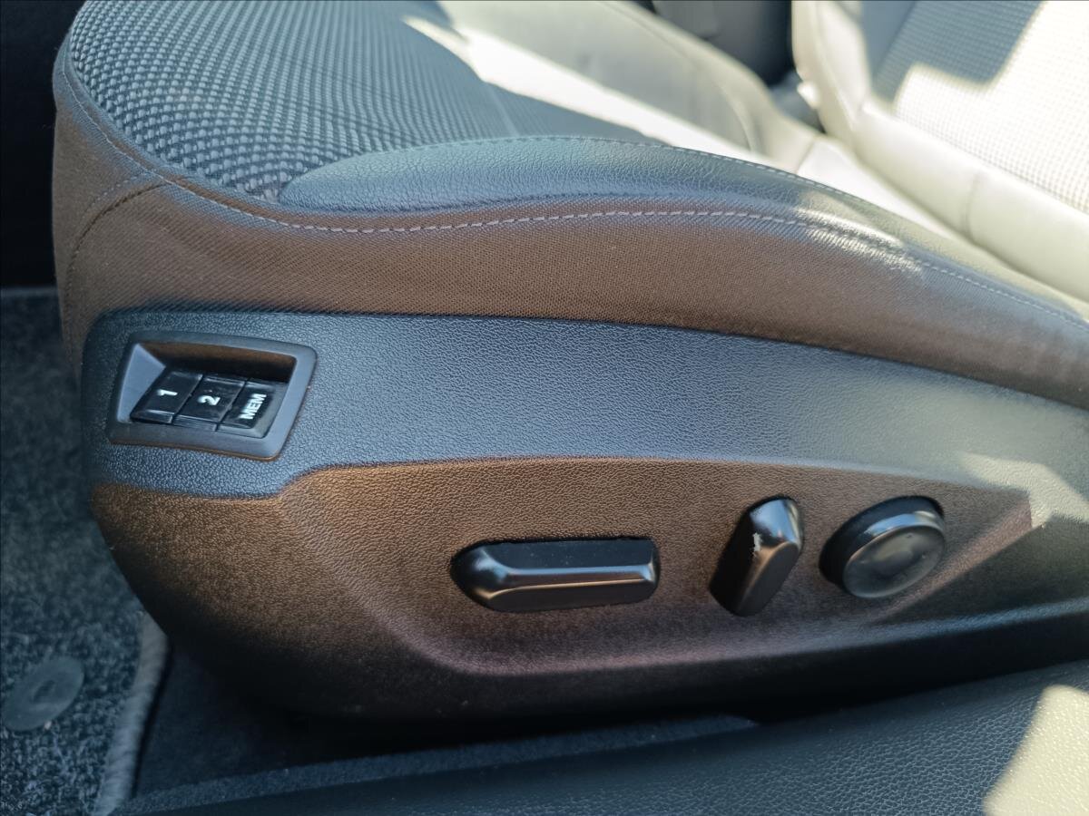 Opel Insignia Kombi 2,0 l 143 kw