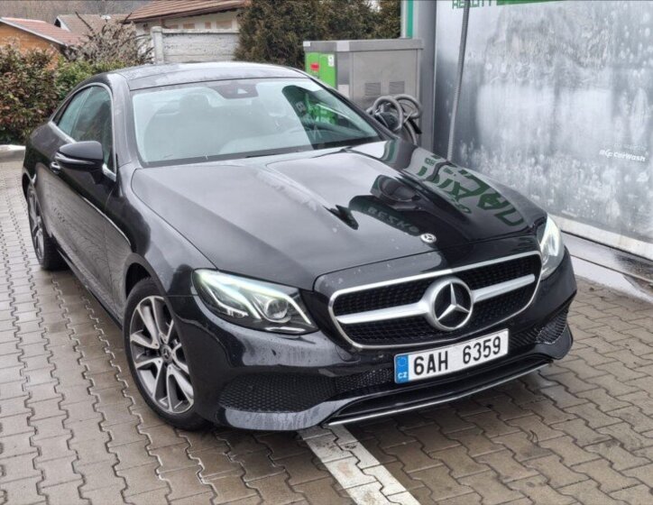 Mercedes-Benz Třídy E Kupé 2,0 l 143 kw