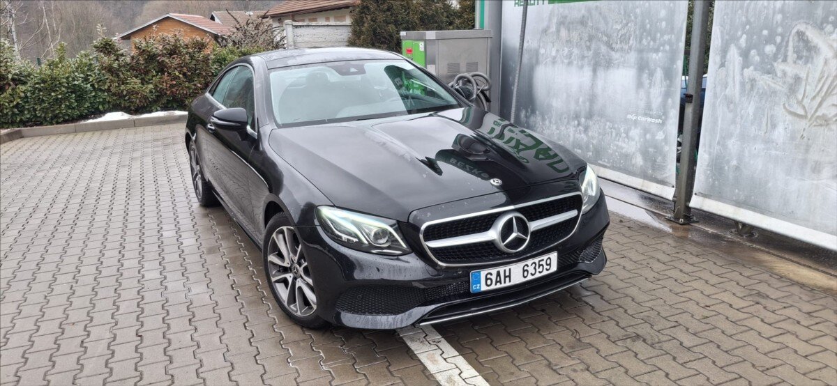 Mercedes-Benz Třídy E Kupé 2,0 l 143 kw
