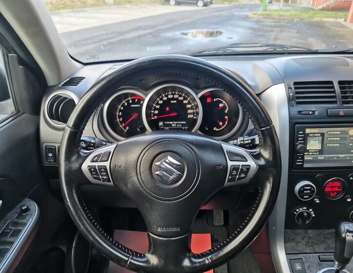 Suzuki Grand Vitara 12
