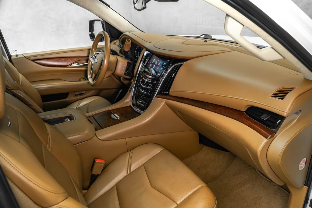 Cadillac Escalade SUV / Terénní 6,2 l 313 kw