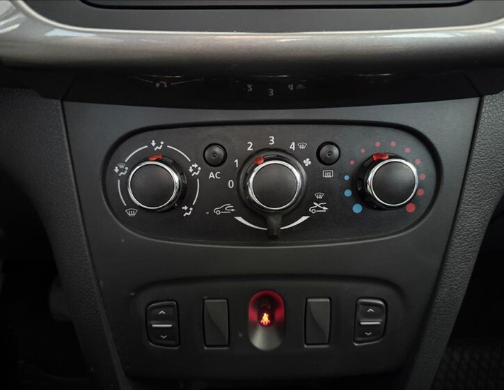 Dacia Sandero Hatchback 898,0 66 kw