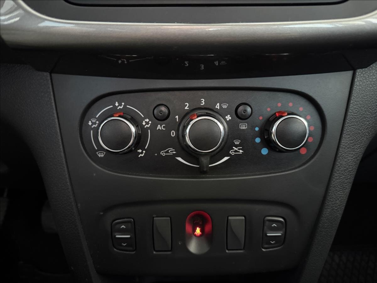 Dacia Sandero Hatchback 898,0 66 kw