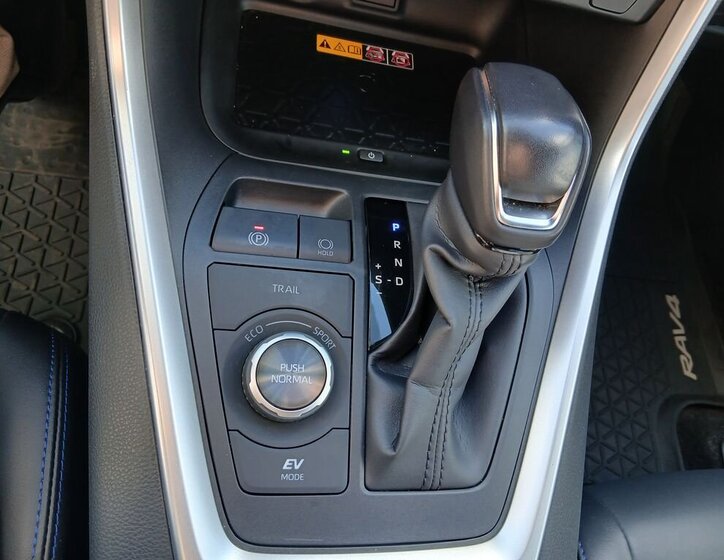 Toyota RAV4 SUV / Terénní 2,5 l 131 kw