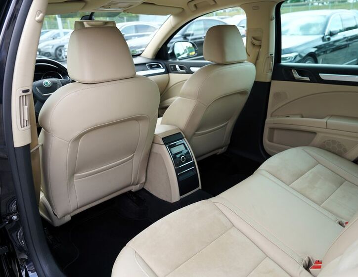 Škoda Superb 32