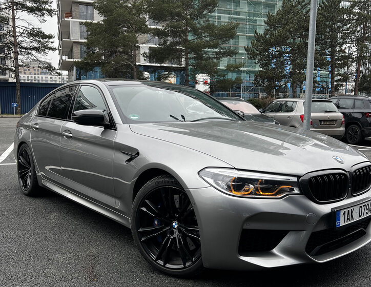 BMW M5 Sedan 4,4 l 447 kw