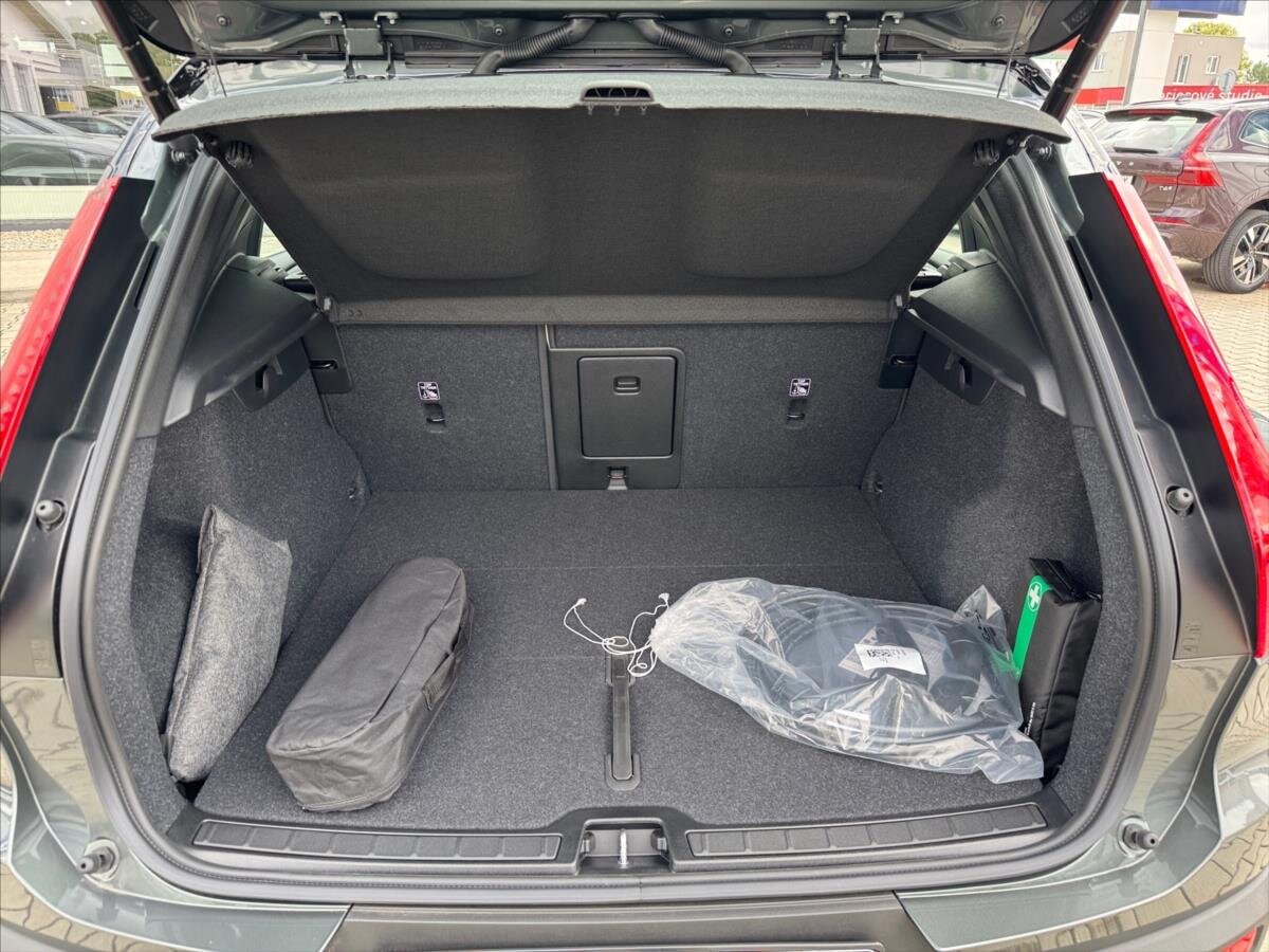 Volvo EX40 SUV 0,0 185 kw