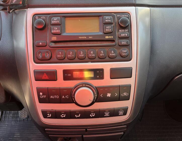 Toyota Avensis Verso 15