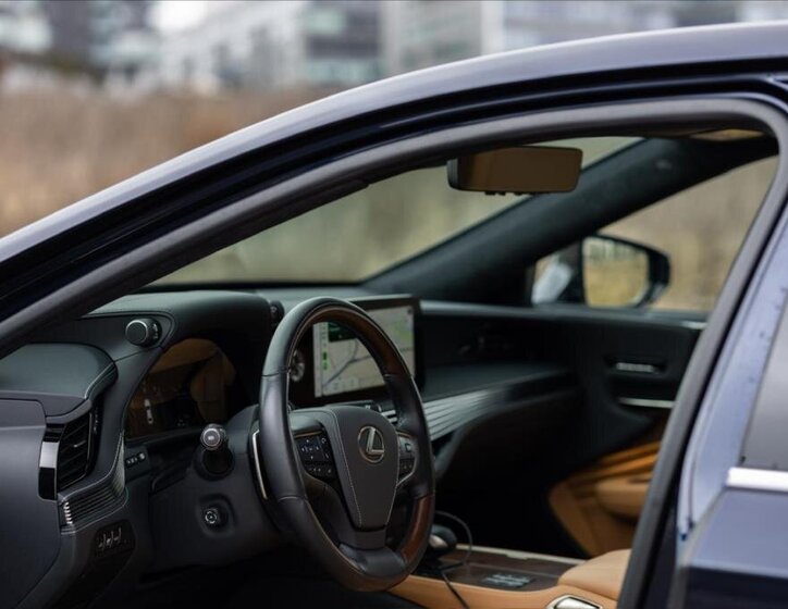 Lexus LS 500h Sedan / Limuzína 3,5 l 264 kw