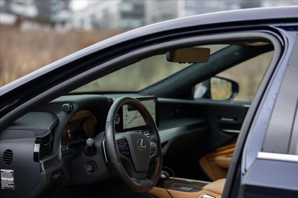 Lexus LS 500h Sedan / Limuzína 3,5 l 264 kw