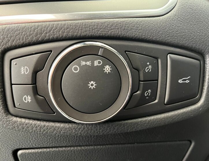 Ford S-MAX MPV 2,5 l 140 kw