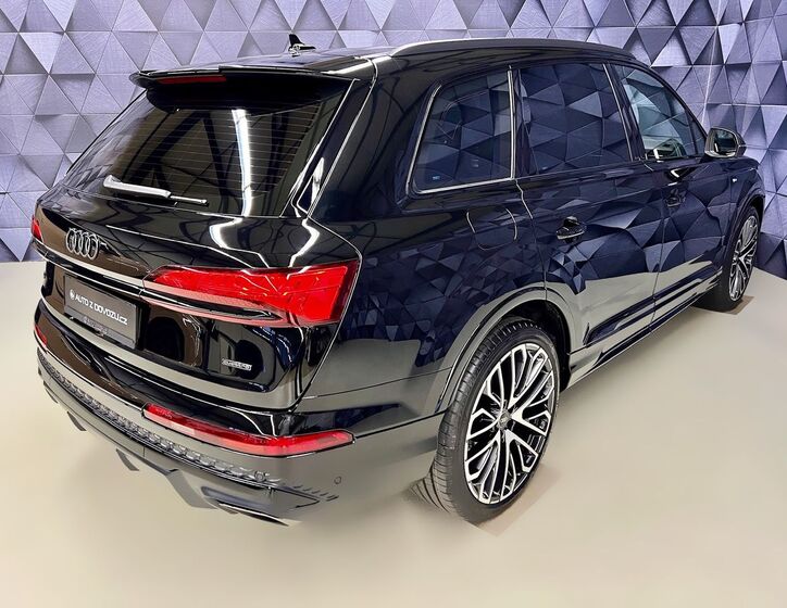 Audi Q7 6
