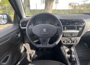 Peugeot 301 Sedan 1,2 l 53 kw