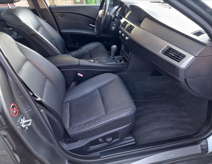 BMW Řada 5 Kombi 2,5 l 130 kw