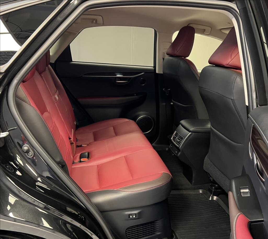 Lexus NX 300h SUV 2,5 l 145 kw