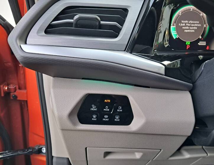 Volkswagen Multivan 18