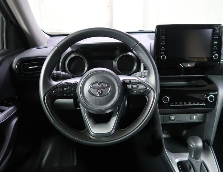 Toyota Yaris Cross 15