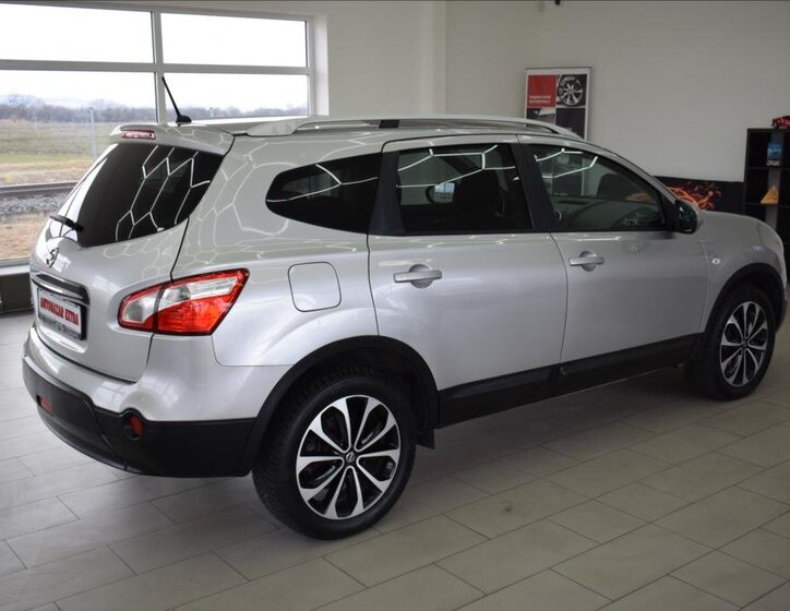 Nissan Qashqai SUV 2,0 l 104 kw
