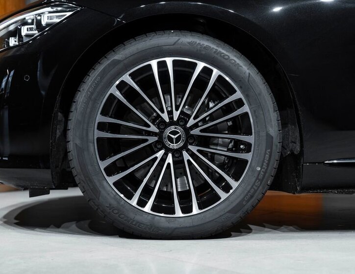 Mercedes-Benz Třídy S Sedan 4,0 l 370 kw