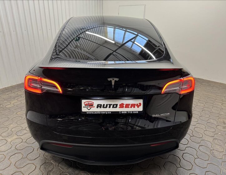 Tesla Model Y SUV 0,0 393 kw