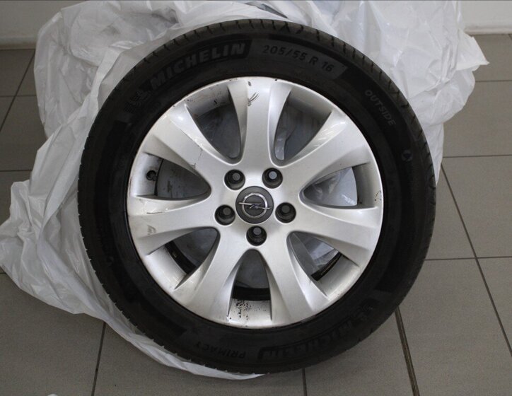 Opel Meriva MPV 1,4 l 88 kw