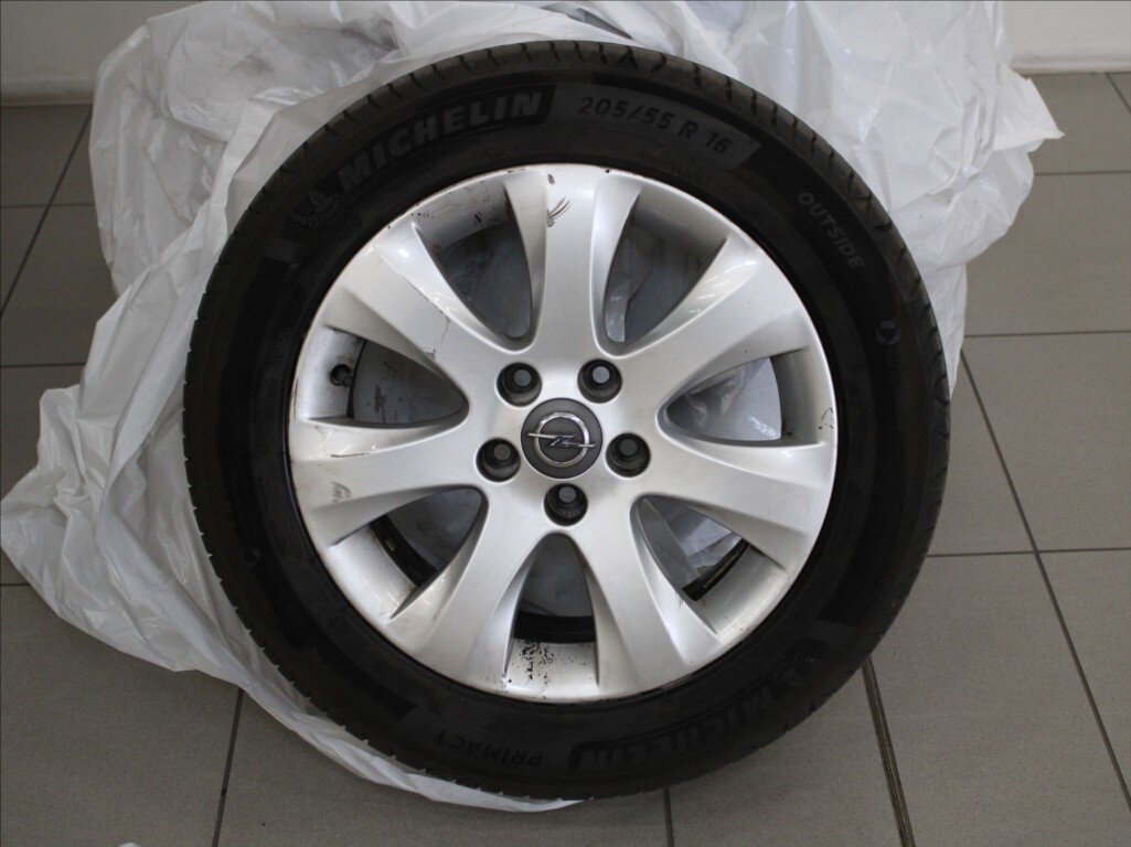 Opel Meriva MPV 1,4 l 88 kw