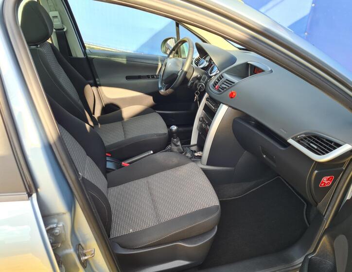 Peugeot 207 8