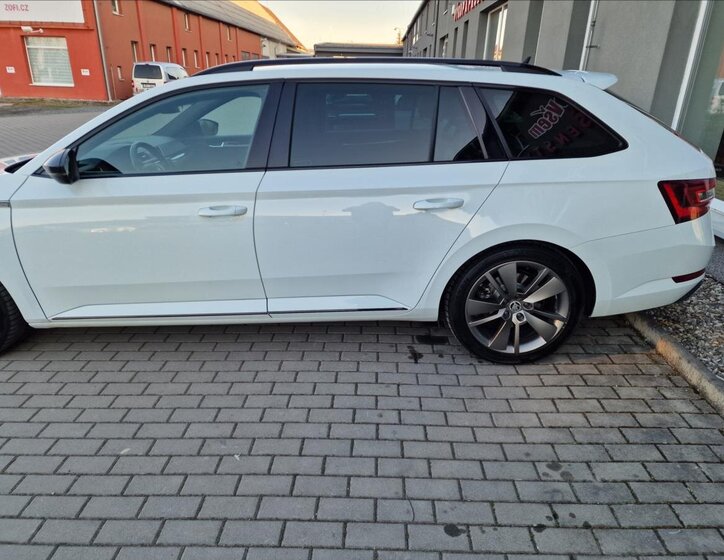 Škoda Superb Kombi 2,0 l 140 kw