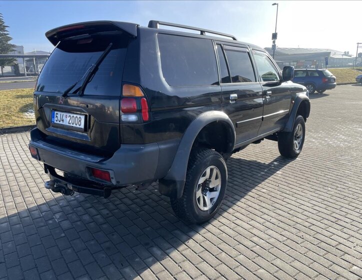 Mitsubishi Pajero 4