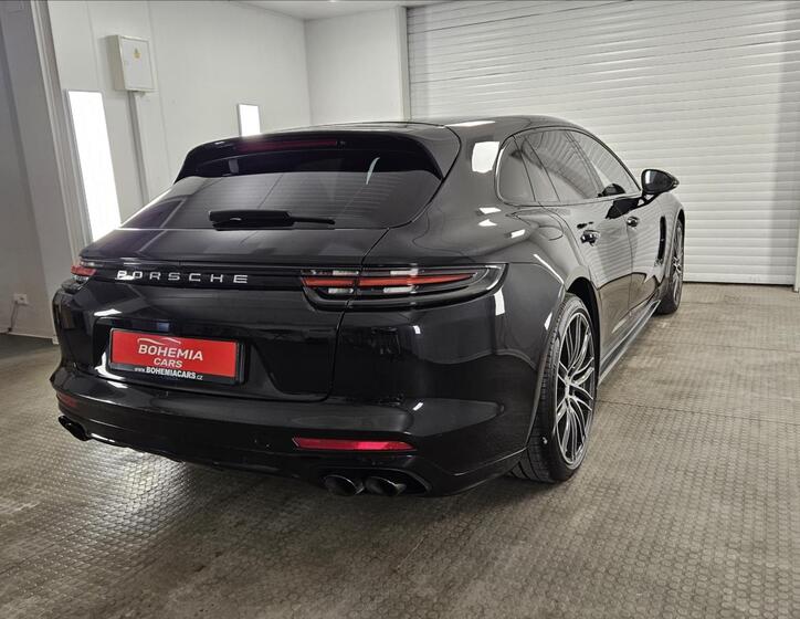 Porsche Panamera 6