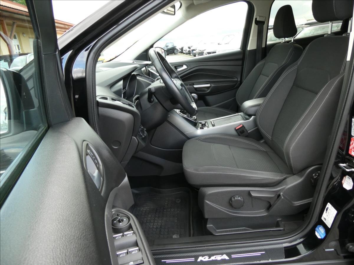Ford Kuga SUV 1,5 l 110 kw